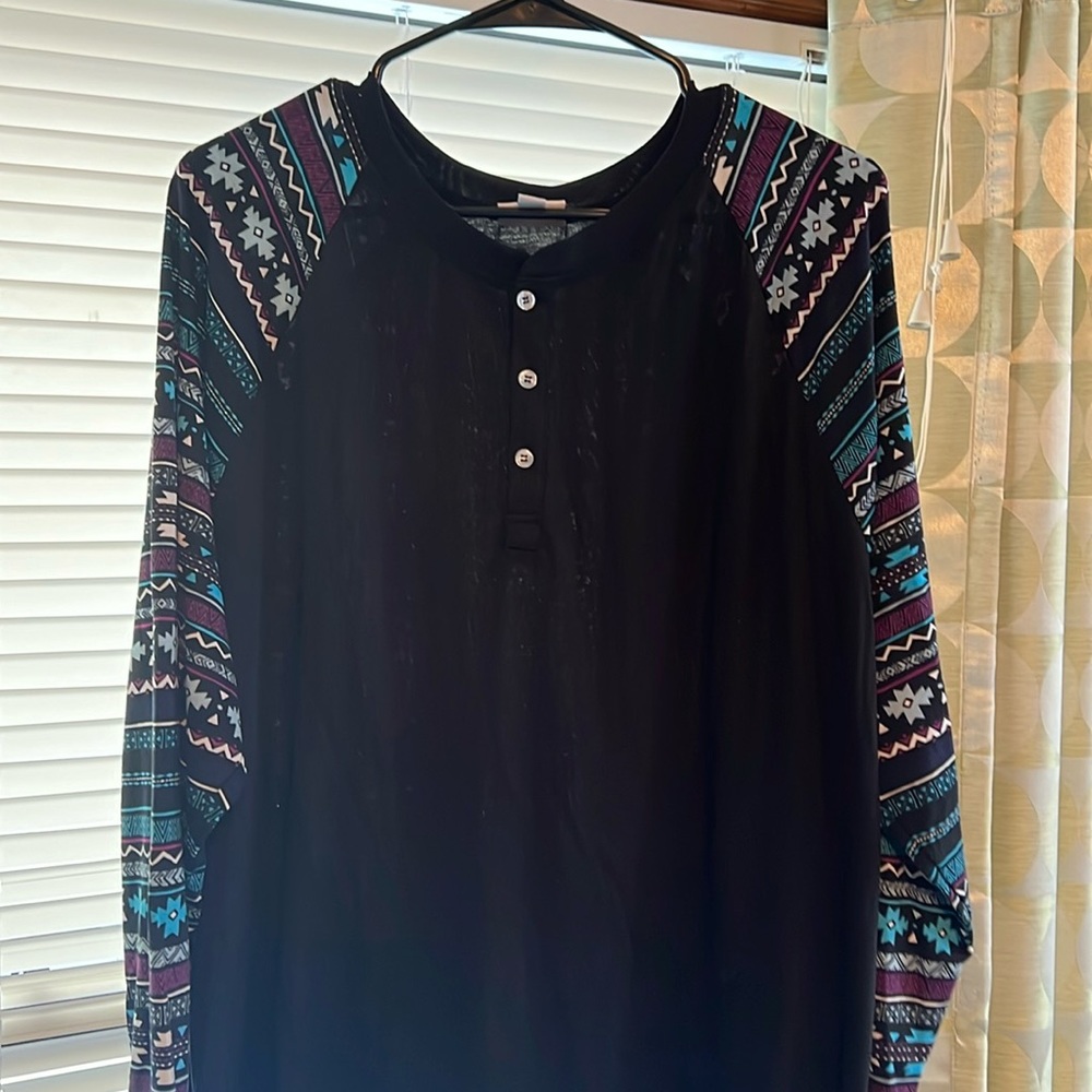 Lularoe black and Aztec sleeve design size 2xl mark long sleeve shirt